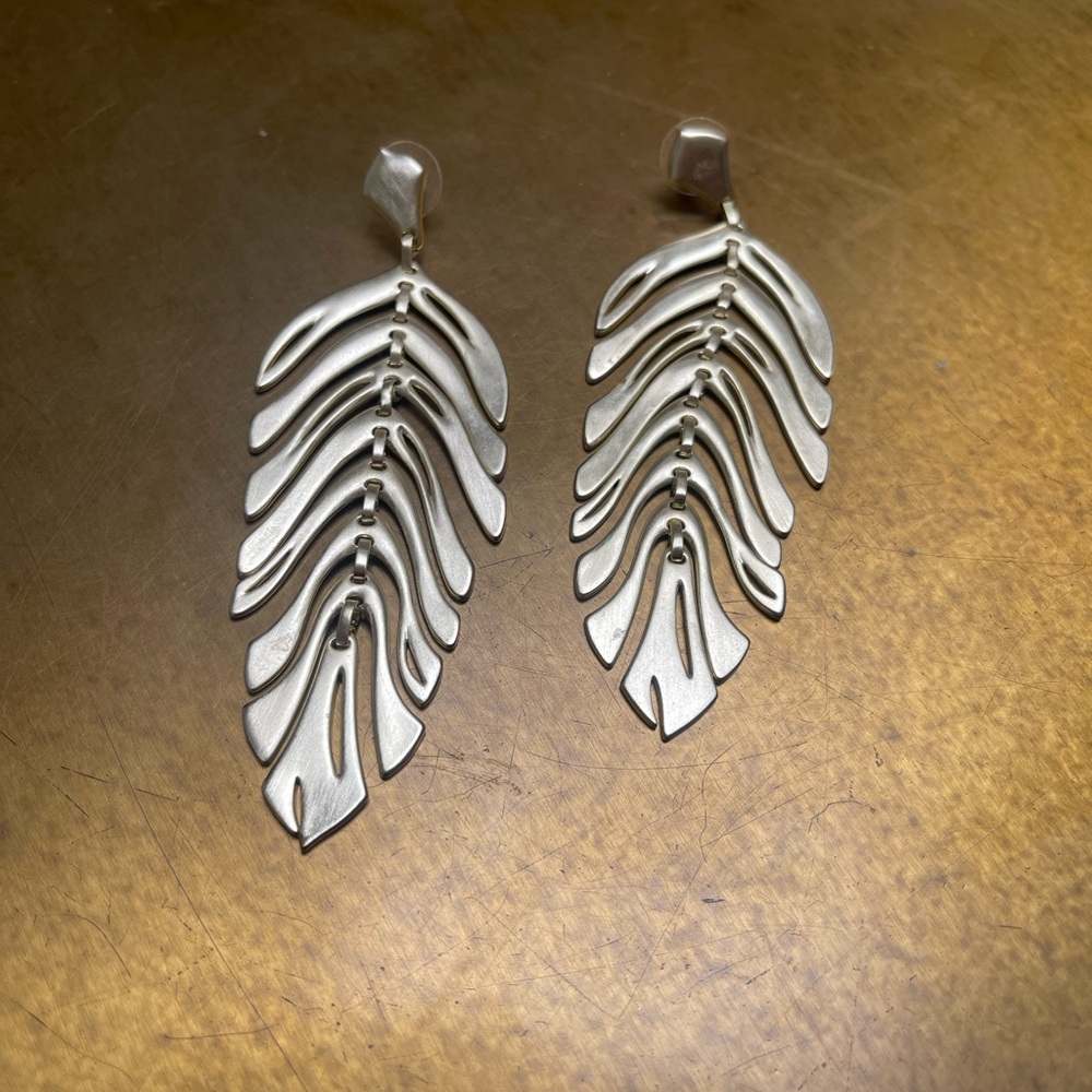 Kendra Scott Gold Leaf Earrings